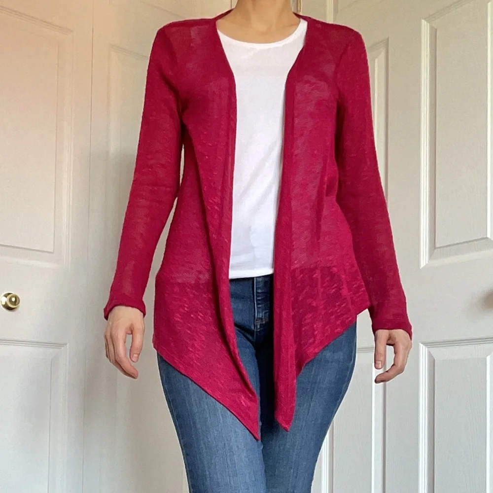 🆕 Ricki’s Raspberry Light Knit Shawl - Picture 1 of 9